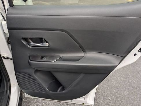 New 2026 Nissan Kicks SR w/ Cold Weather Package FWD image 27