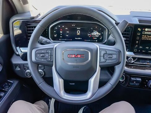 New 2026 GMC Sierra 1500 SLE image 18