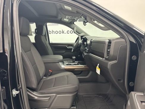 New 2026 Chevrolet Silverado 1500 RST w/ Dark Appearance Package AWD/4WD image 32