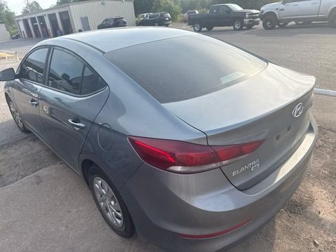 Used 2018 Hyundai Elantra SE FWD image 6