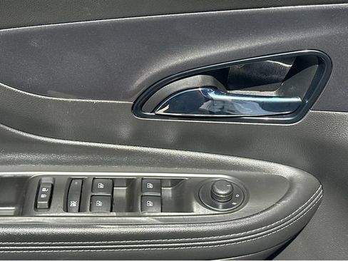 Certified 2021 Buick Encore Preferred FWD image 28
