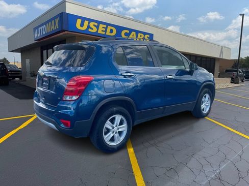 Used 2020 Chevrolet Trax LT w/ Sun & Sound Package AWD/4WD image 5