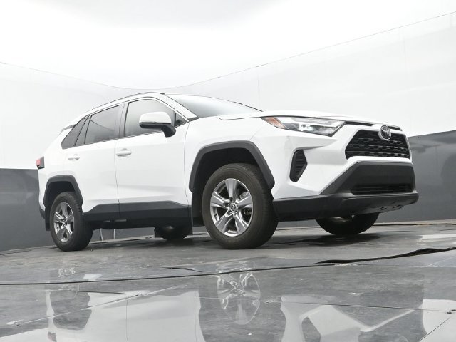 Used 2024 Toyota RAV4 XLE w/ Convenience Package FWD image 9