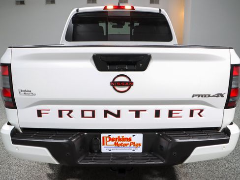 Used 2023 Nissan Frontier PRO-4X w/ Pro Convenience Package AWD/4WD image 8
