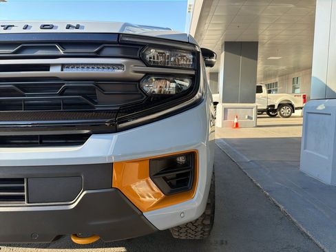 Used 2025 Ford Expedition Tremor AWD/4WD image 4