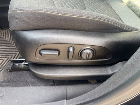 Used 2021 Chevrolet Equinox LT image 10