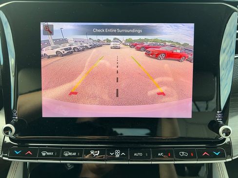 Used 2023 Jeep Wagoneer Series III w/ Preferred Equipment Group AWD/4WD image 29