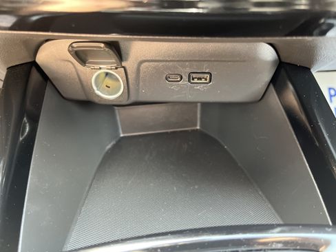Used 2025 Chevrolet Trax LT w/ LT Convenience Package FWD image 25