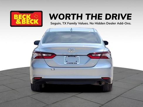 Used 2022 Toyota Camry LE w/ Carpet Mat Package (TMS) FWD image 6