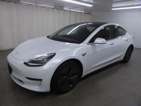 Used 2018 Tesla Model 3 Long Range image 3