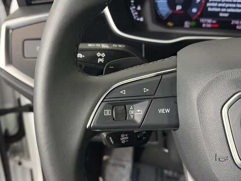 Certified 2025 Audi Q3 2.0T Premium image 27