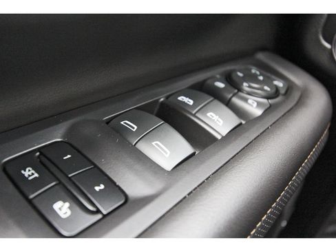 Used 2024 GMC Yukon XL AT4 w/ AT4 Premium Package AWD/4WD image 20