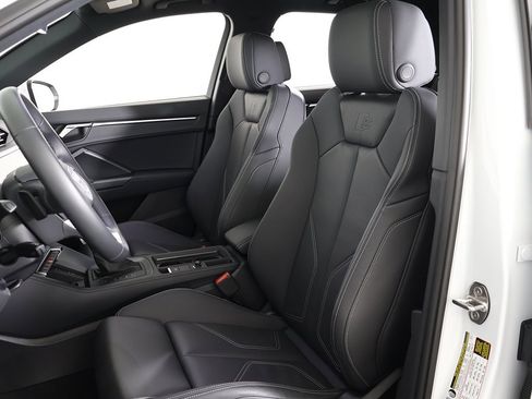 Used 2024 Audi Q3 2.0T Premium Plus w/ Premium Plus Package image 30