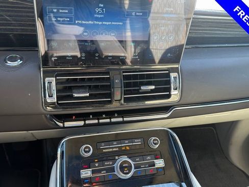 Used 2022 Lincoln Navigator L Black Label image 13