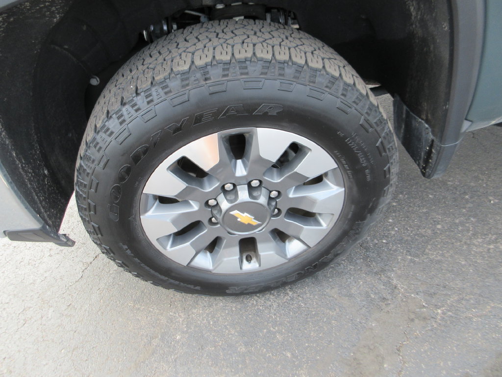 Certified 2025 Chevrolet Silverado 2500 LT AWD/4WD image 16