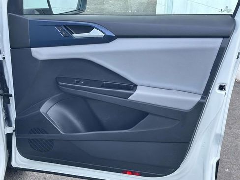 Used 2022 Volkswagen Taos SE image 9