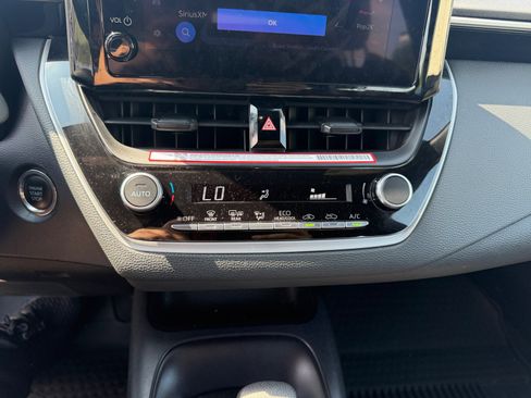 Used 2026 Toyota Corolla SE FWD image 11