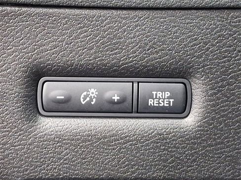 Used 2023 Nissan Murano SV image 23