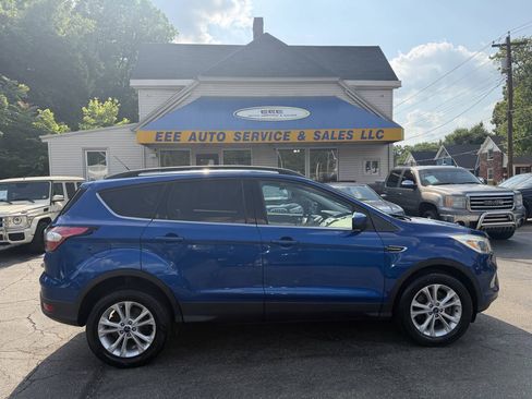 Used 2018 Ford Escape SE AWD/4WD image 1