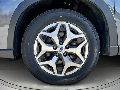 Used 2023 Subaru Forester Premium AWD/4WD image 33