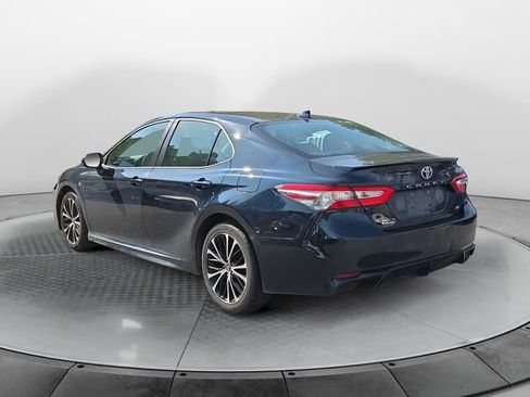 Used 2020 Toyota Camry SE FWD image 3