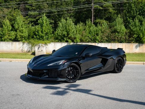 Used 2023 Chevrolet Corvette Z06 RWD image 25