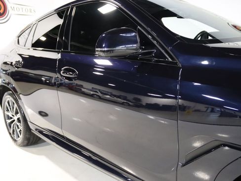 Used 2022 BMW X6 M50i image 8