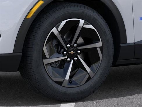 New 2026 Chevrolet Equinox EV LT image 9