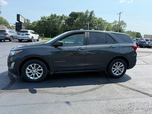 Used 2020 Chevrolet Equinox LS w/ LS Convenience Package FWD image 4