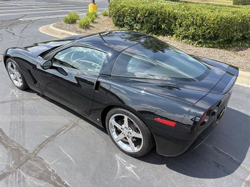 Used 2006 Chevrolet Corvette Coupe w/ Preferred Equipment Group RWD image 10