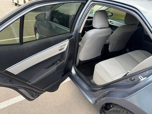 Used 2015 Toyota Corolla LE FWD image 9