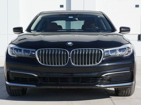 Used 2019 BMW 740e xDrive w/ Executive Package image 4