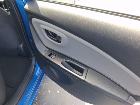 Used 2017 Toyota Yaris L FWD image 27