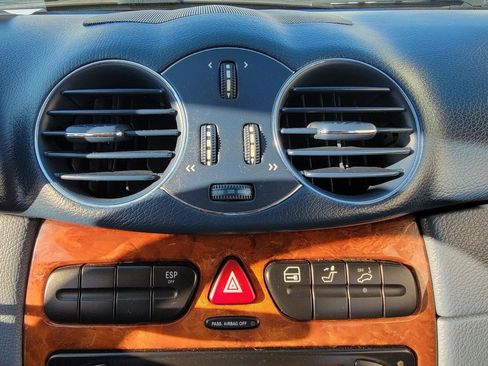 Used 2004 Mercedes-Benz CLK 500 Cabriolet image 32