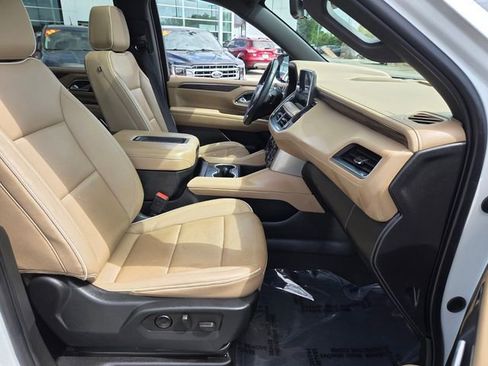 Used 2023 Chevrolet Tahoe Premier w/ Premium Package AWD/4WD image 15