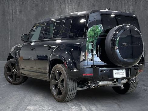 Used 2025 Land Rover Defender 110 V8 AWD/4WD image 4