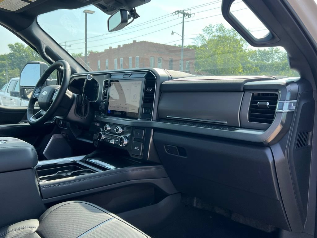 New 2025 Ford F250 Platinum AWD/4WD image 23