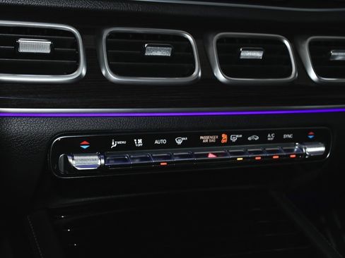 Used 2023 Mercedes-Benz GLE 450 4MATIC image 37