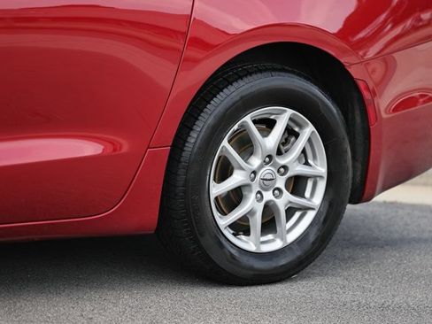 Used 2025 Chrysler Pacifica Select FWD image 6