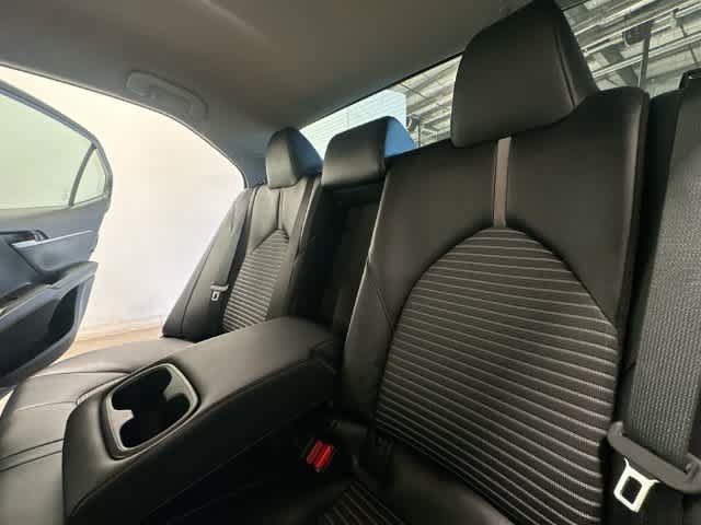 Used 2021 Toyota Camry SE FWD image 16