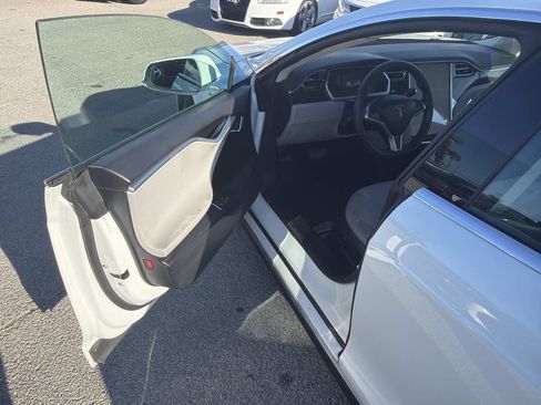 Used 2012 Tesla Model S RWD image 6