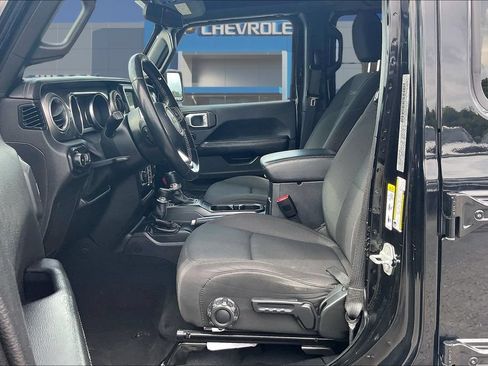 Used 2020 Jeep Wrangler Unlimited Sahara AWD/4WD image 21