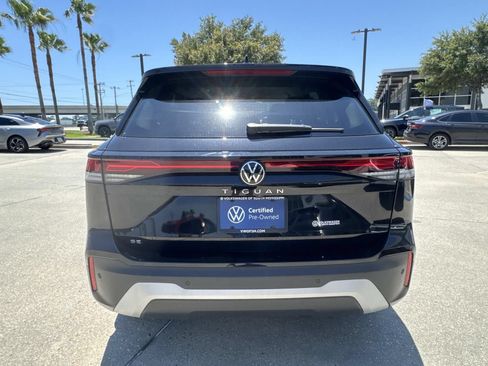 Used 2025 Volkswagen Tiguan SE FWD image 6