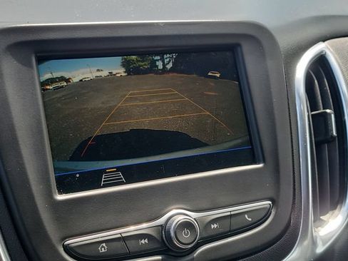 Used 2019 Chevrolet Equinox LT FWD image 25