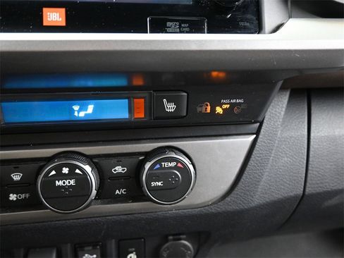 Used 2019 Toyota Tacoma Limited image 31