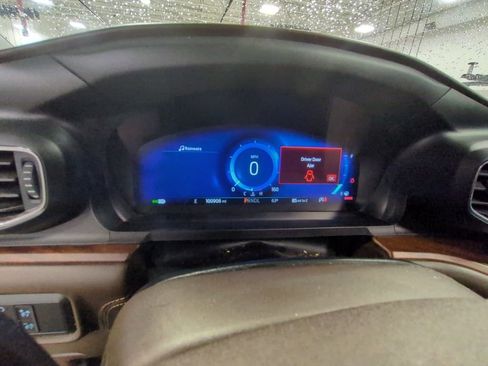 Used 2022 Ford Explorer King Ranch w/ Premium Technology Package image 16