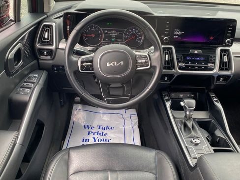 Used 2023 Kia Sorento S w/ Panoramic Sunroof Package FWD image 10