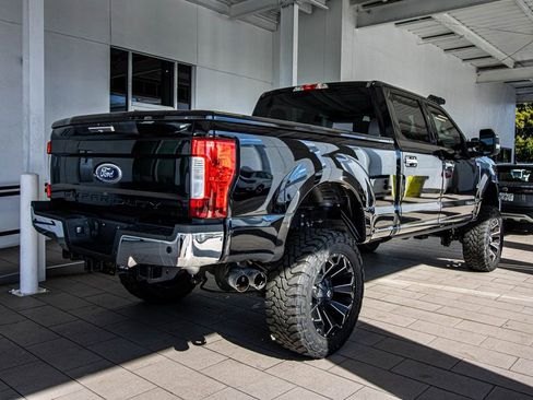 Used 2017 Ford F250 XLT w/ XLT Premium Package image 17