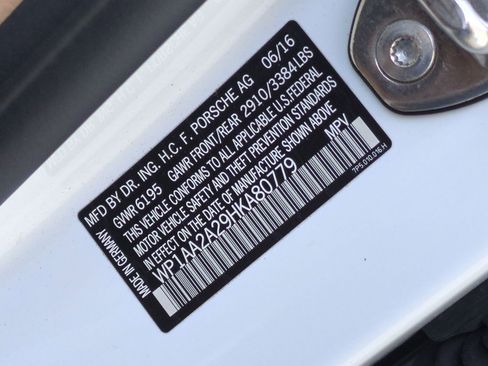 Used 2017 Porsche Cayenne Platinum Edition image 33