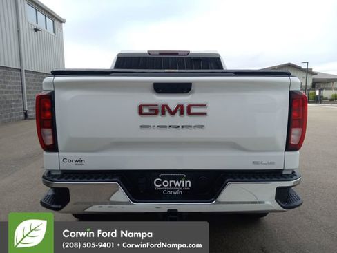 Used 2023 GMC Sierra 1500 SLE w/ Enhanced Capability Package AWD/4WD image 4